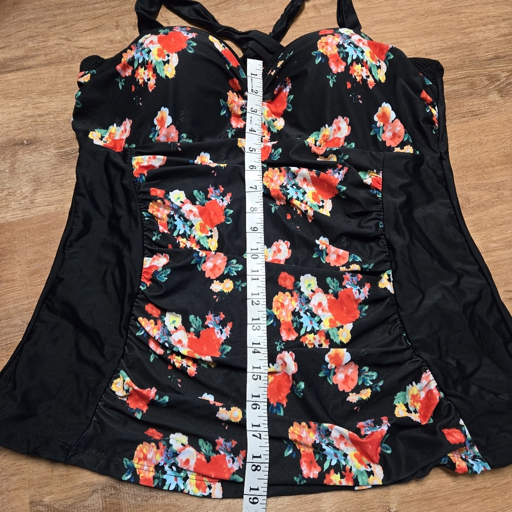 Black Floral Tankini Set with Red Accent - Unbranded - Picture 2 of 8